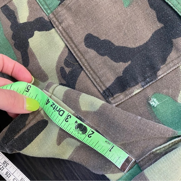 Vintage 90s Camo Cargo Shorts - Picture 6 of 8